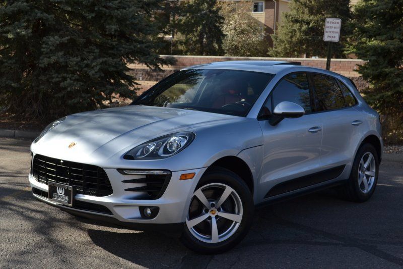 Used 2017 Porsche Macan AWD/4WD image 1