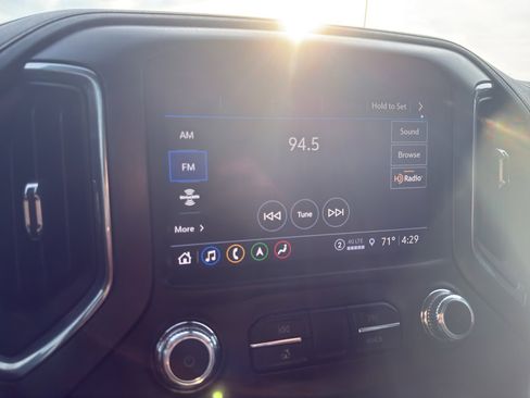 Used 2021 GMC Sierra 2500 AT4 w/ AT4 Preferred Package image 17