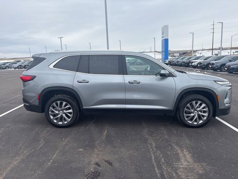 Used 2025 Buick Enclave Preferred image 6