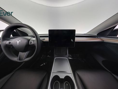Used 2024 Tesla Model Y Long Range AWD/4WD image 26