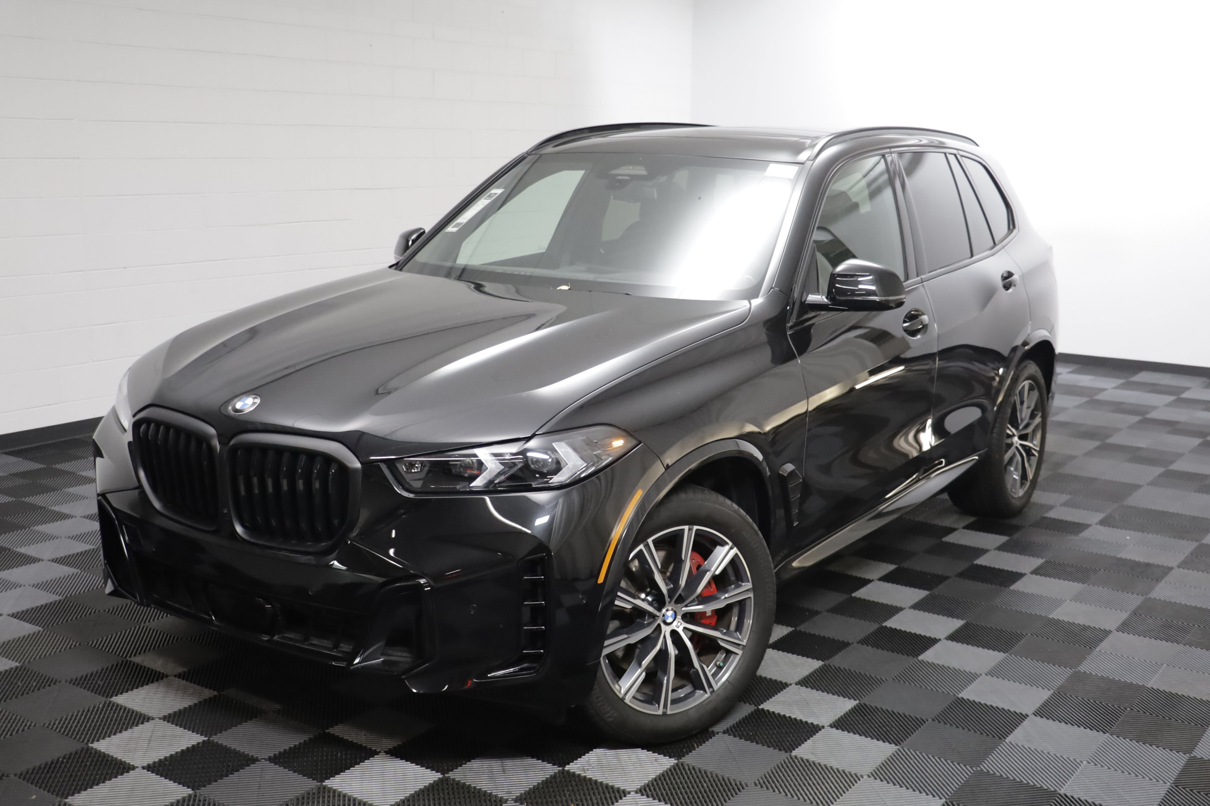 Used 2026 BMW X5 xDrive40i w/ M Sport Package AWD/4WD image 2