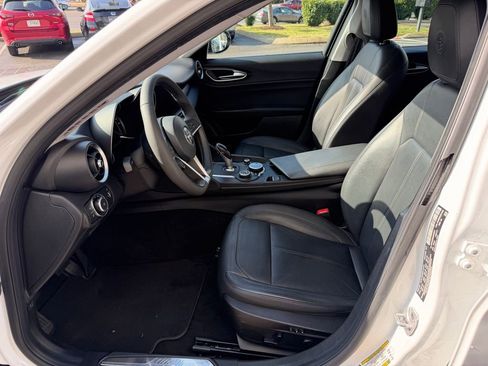 Used 2017 Alfa Romeo Giulia image 15