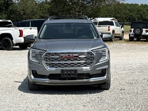 Used 2024 GMC Terrain Denali w/ Denali Premium Package AWD/4WD image 2