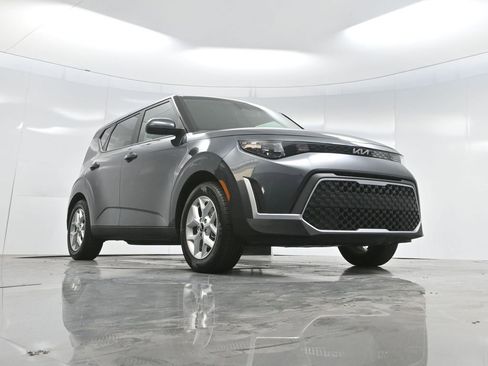 Used 2023 Kia Soul LX w/ LX Technology Package image 55