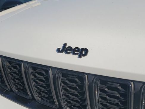 Used 2024 Jeep Grand Cherokee Altitude RWD image 5