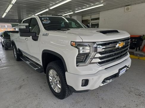 Certified 2025 Chevrolet Silverado 2500 High Country w/ Technology Package AWD/4WD image 7