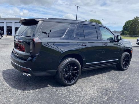 Used 2023 GMC Yukon Denali Ultimate AWD/4WD image 6