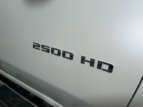 Used 2022 Chevrolet Silverado 2500 High Country w/ LPO, Hitch Package AWD/4WD image 11