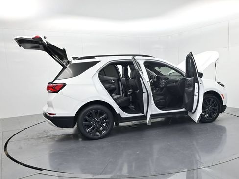 Used 2022 Chevrolet Equinox RS FWD image 56