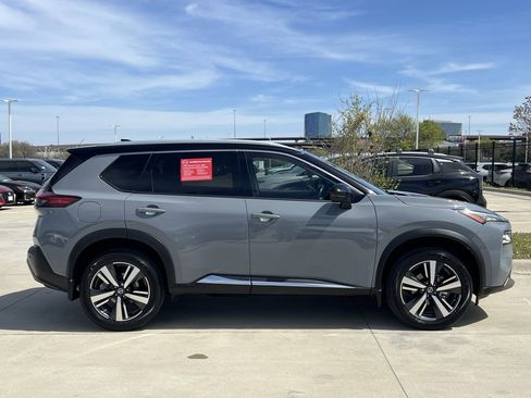 Certified 2021 Nissan Rogue SL image 3