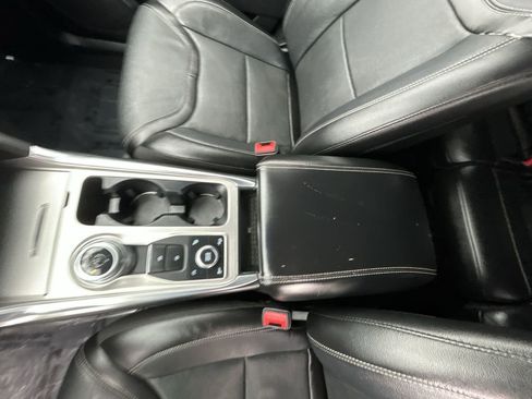 Used 2020 Ford Explorer ST w/ ST Street Pack image 22