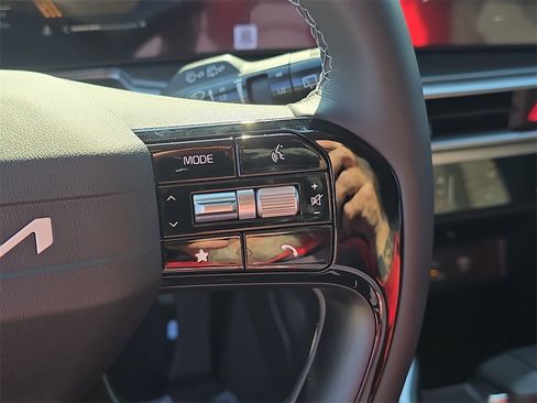 New 2026 Kia Sorento LX image 32