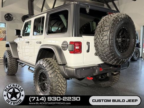 Used 2025 Jeep Wrangler Unlimited Rubicon AWD/4WD image 10