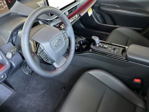 New 2026 Toyota Prius Plug-In Hybrid FWD image 9