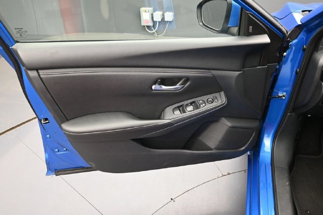 Used 2025 Nissan Sentra SV FWD image 12