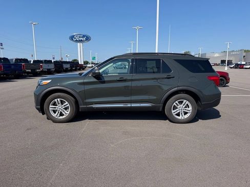 Used 2023 Ford Explorer XLT AWD/4WD image 8