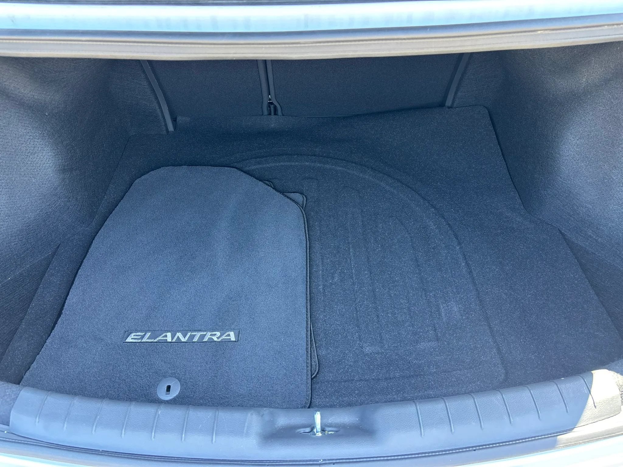 Used 2020 Hyundai Elantra SE w/ Cargo Package (C1) FWD image 54