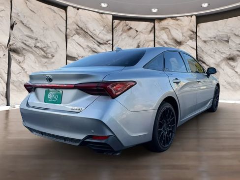 Used 2021 Toyota Avalon Limited w/ Advanced Safety Package FWD image 6