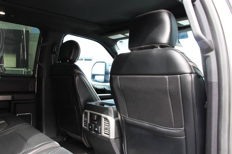 Used 2019 Ford F350 Platinum w/ Platinum Ultimate Package AWD/4WD image 38