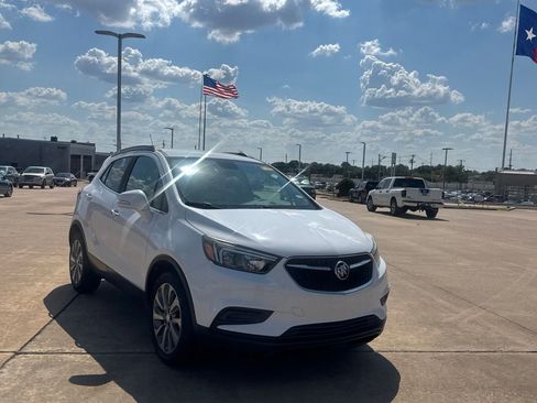 Used 2018 Buick Encore Preferred FWD image 2