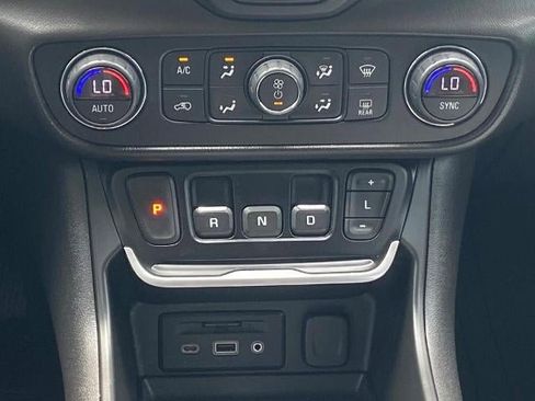 Used 2019 GMC Terrain Denali w/ Advanced Safety Package image 12