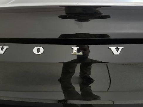 Used 2023 Volvo S90 B6 Plus AWD/4WD image 48