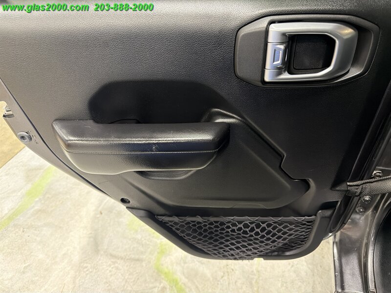 Used 2019 Jeep Wrangler Unlimited Sport S AWD/4WD image 25