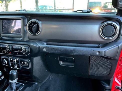 Used 2021 Jeep Gladiator Sport image 22