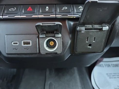 Used 2023 Chevrolet Silverado 2500 LT image 32