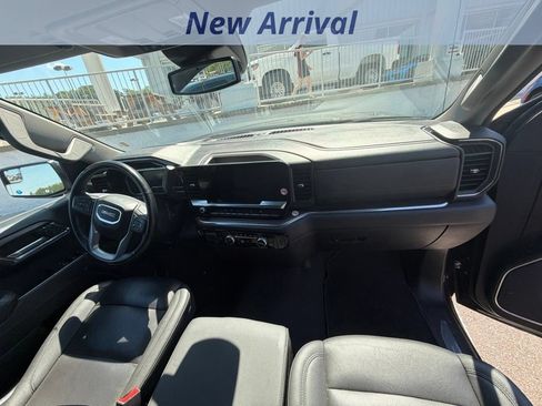 Used 2025 GMC Sierra 1500 SLT AWD/4WD image 4