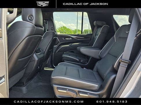 Used 2023 Cadillac Escalade Premium Luxury w/ Performance Package AWD/4WD image 26
