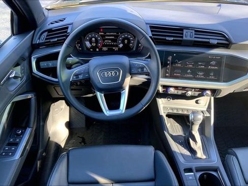 Used 2025 Audi Q3 2.0T Premium w/ Convenience Package image 5