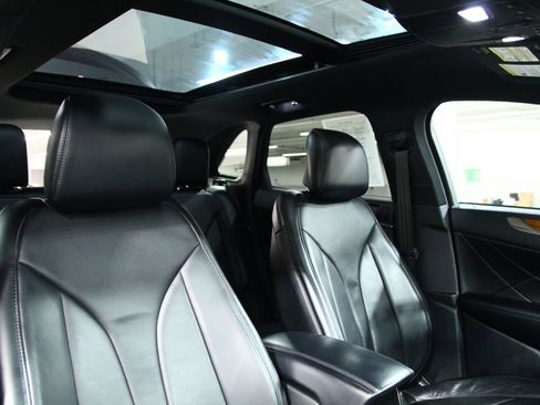 Used 2017 Lincoln MKC Reserve w/ Lincoln MKC Climate Package image 23