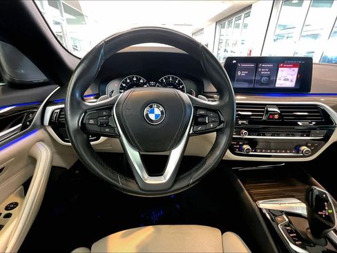 Used 2019 BMW 530i w/ Luxury Seating Package image 5