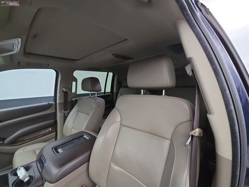 Used 2017 Chevrolet Suburban LT image 46