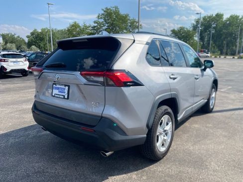 Used 2020 Toyota RAV4 XLE w/ Carpet Mat Package AWD/4WD image 7