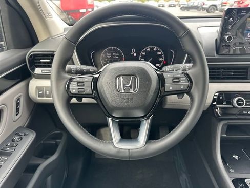 New 2025 Honda Pilot Touring image 20