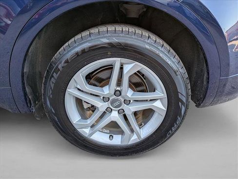 Used 2019 Audi Q5 Premium w/ Convenience Package image 25