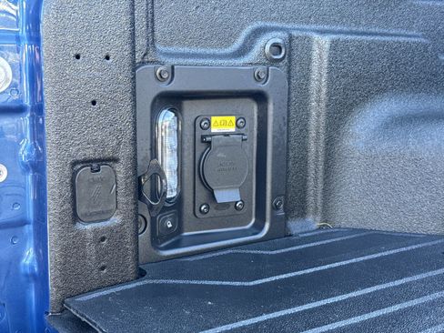 Used 2024 Ford Maverick Lariat image 11