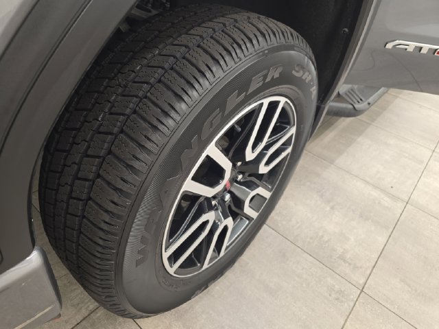 Used 2020 GMC Sierra 1500 AT4 w/ AT4 Premium Package AWD/4WD image 42