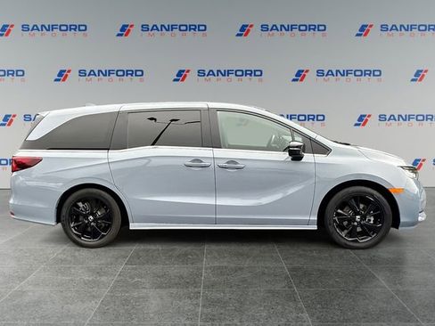 Used 2024 Honda Odyssey Sport image 6
