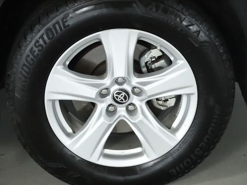 Used 2023 Toyota Highlander L FWD image 10