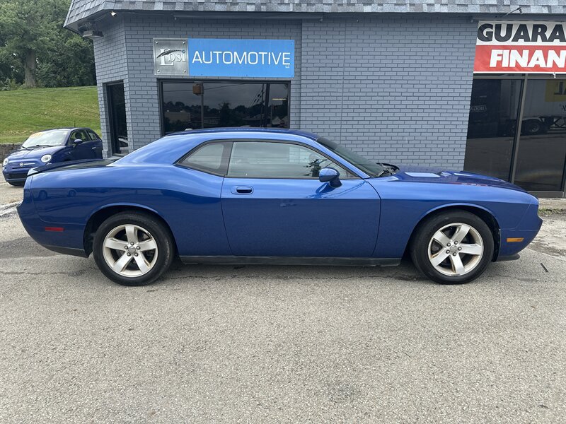Used 2012 Dodge Challenger SXT w/ Sound Group RWD image 2