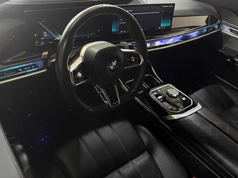 Used 2025 BMW 740i xDrive image 11