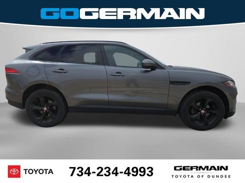 Used 2018 Jaguar F-PACE Premium image 7