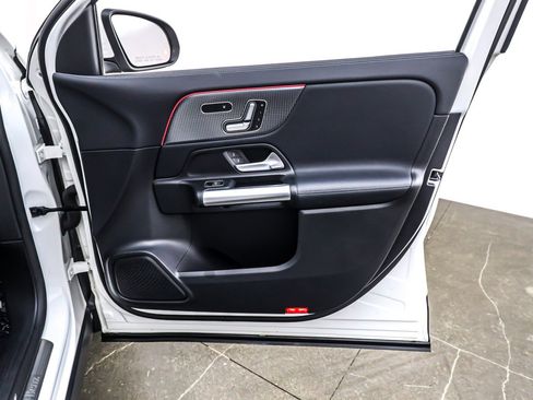 Certified 2021 Mercedes-Benz GLA 250 4MATIC image 25