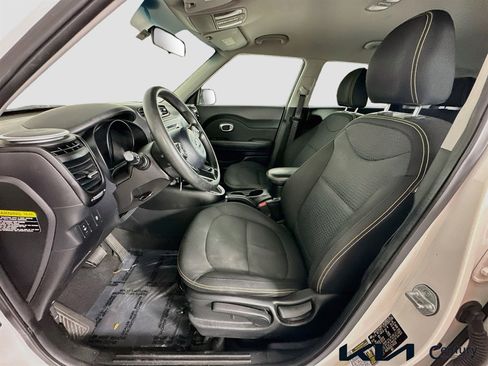 Used 2014 Kia Soul + image 18