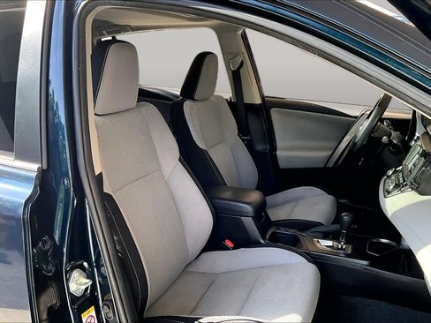 Used 2018 Toyota RAV4 XLE FWD image 9