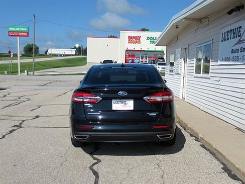 Used 2020 Ford Fusion Titanium image 8