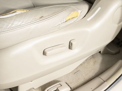 Used 2004 Toyota Sienna XLE Limited image 17